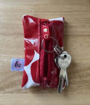 Etui na klucze w czerwone kropy